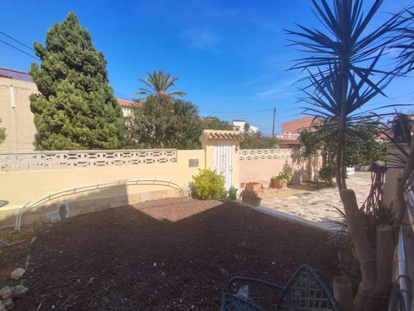 Chalet pareado en calle Tucà