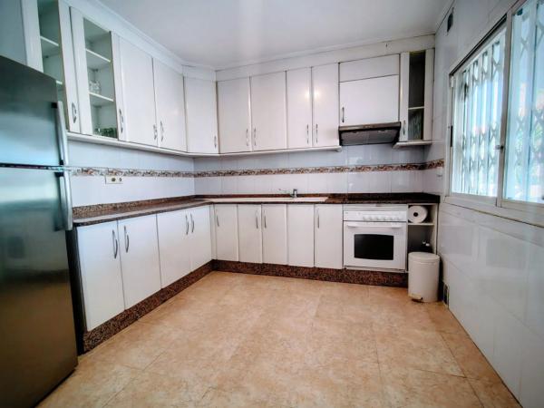 Chalet pareado en calle Tucà