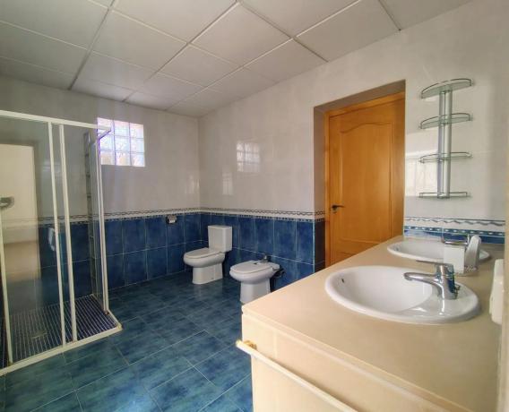 Chalet pareado en calle Tucà