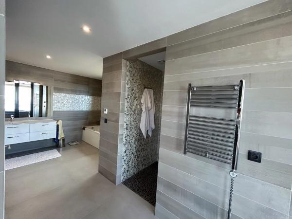 Casa independiente en calle Costa Verde