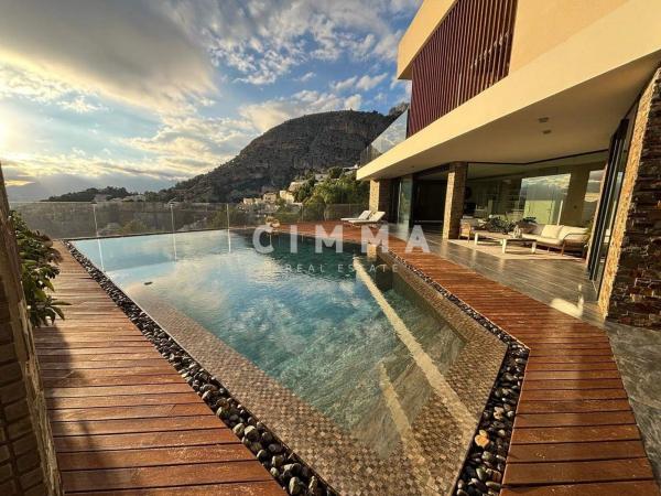 Casa independiente en calle Alemania