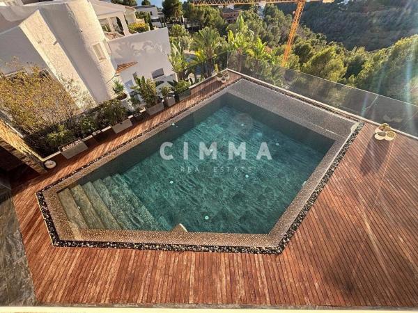 Casa independiente en calle Alemania