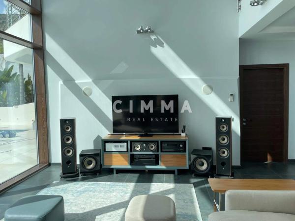 Casa independiente en avenida Europa