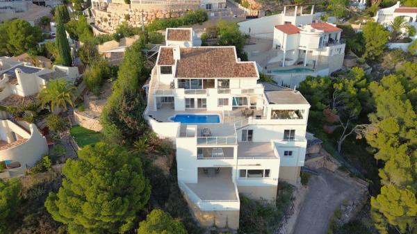 Casa independiente en calle Costa Brava