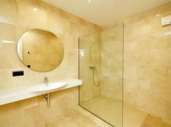 Casa independiente en avenida Europa s/n