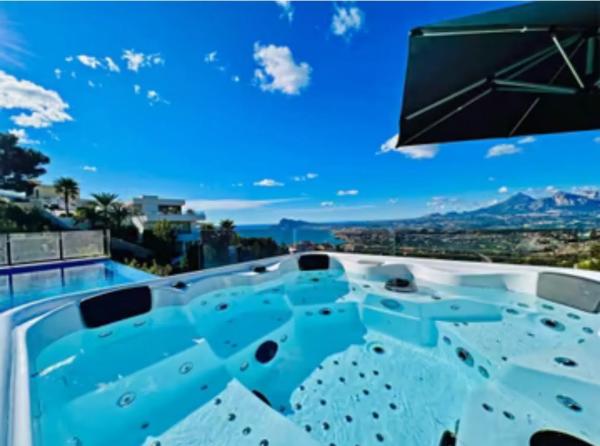 Casa independiente en avenida Europa s/n