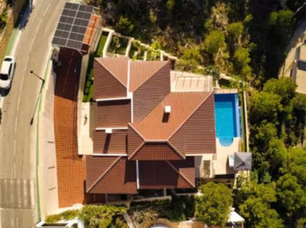 Casa independiente en avenida Europa s/n