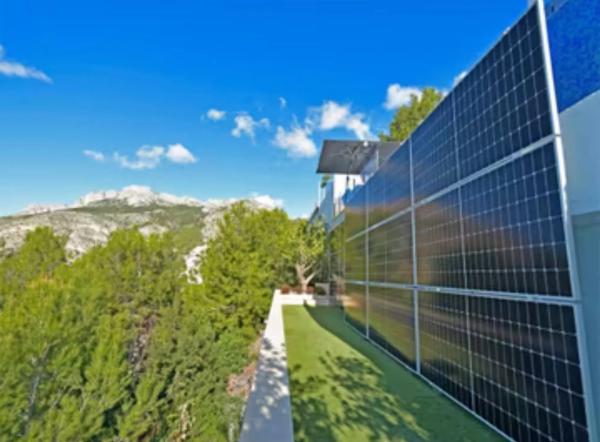 Casa independiente en avenida Europa s/n