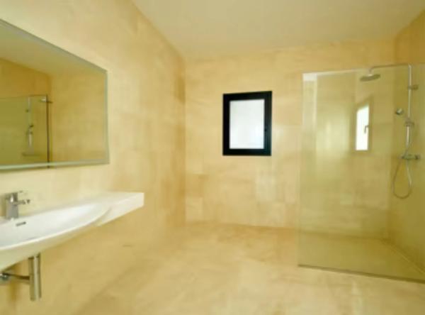 Casa independiente en avenida Europa s/n