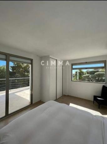 Casa independiente en calle Revoltes