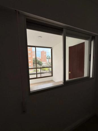 Piso en calle de Dinamarca, 3