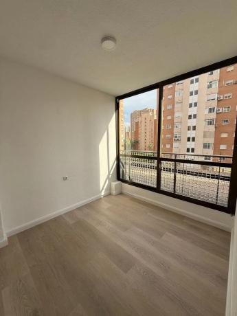 Piso en calle de Dinamarca, 3