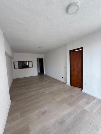 Piso en calle de Dinamarca, 3