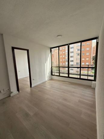 Piso en calle de Dinamarca, 3