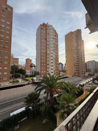 Piso en calle de Dinamarca, 3