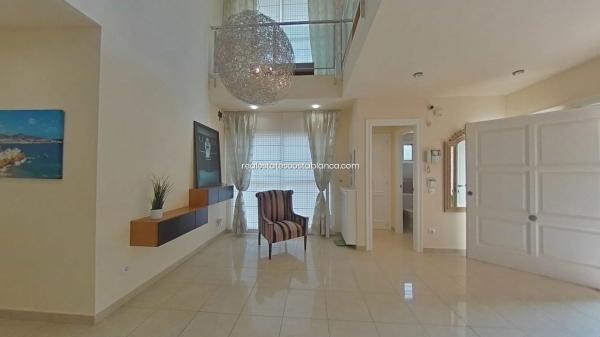 Casa independiente en calle Pekín