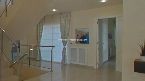 Casa independiente en calle Pekín