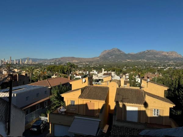 Chalet adosado en calle de Nápoles