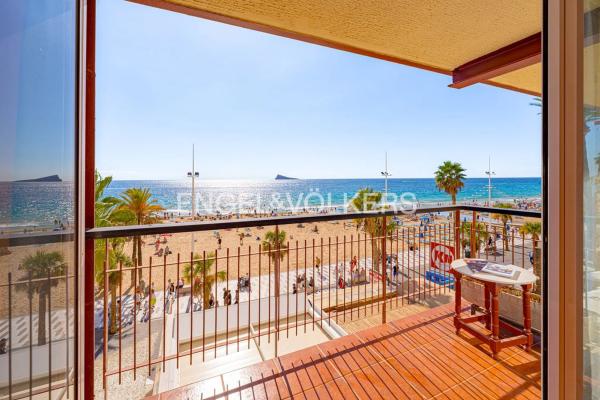 Piso en avenida Alcoi