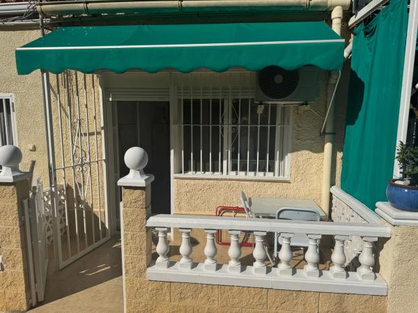 Chalet adosado en avenida de Estocolmo, 50