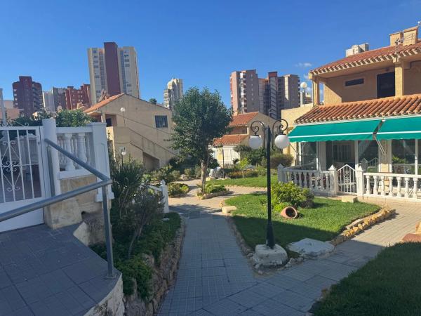 Chalet adosado en avenida de Estocolmo, 50