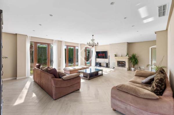 Casa independiente en calle Berlin