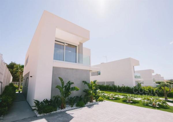 Casa independiente en via Sense Nom