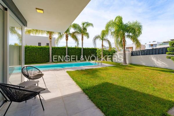 Casa independiente en calle Amsterdam, 35