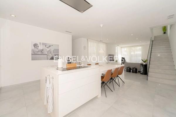 Casa independiente en calle Amsterdam, 35