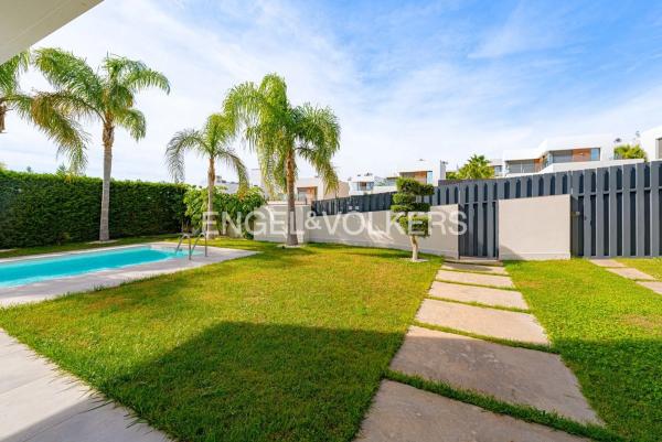 Casa independiente en calle Amsterdam, 35