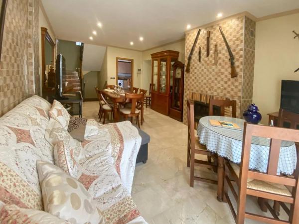 Chalet pareado en calle la Fonteta