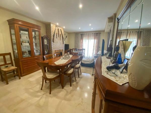 Chalet pareado en calle la Fonteta