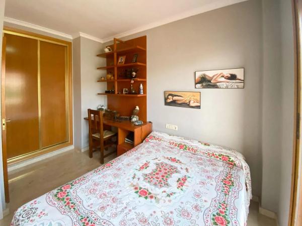 Chalet pareado en calle la Fonteta