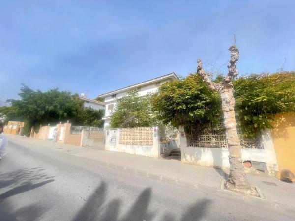 Chalet adosado en calle Sant Rafel
