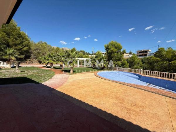 Casa independiente en calle Acacies