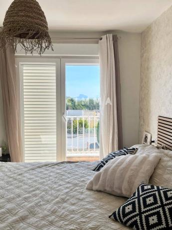 Chalet pareado en calle Dentol