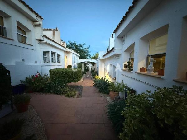 Chalet adosado en calle Serra del Cabeçó d'Or