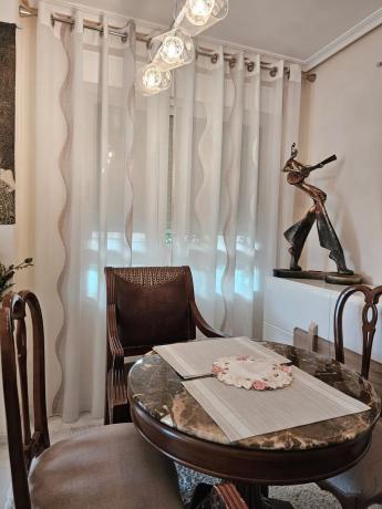 Piso en avenida Mestral, 5