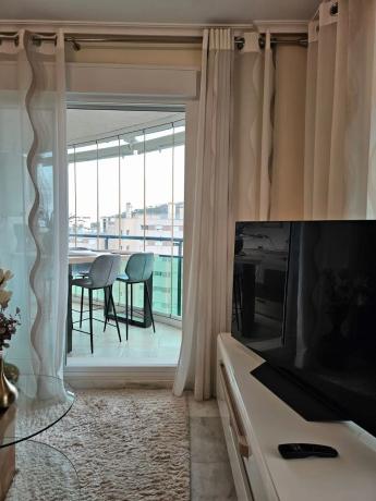 Piso en avenida Mestral, 5