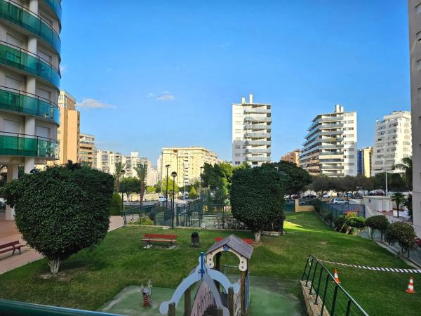 Piso en avenida Mestral, 5