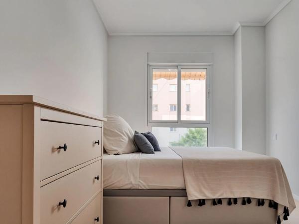 Piso en avenida Tellerola, 11