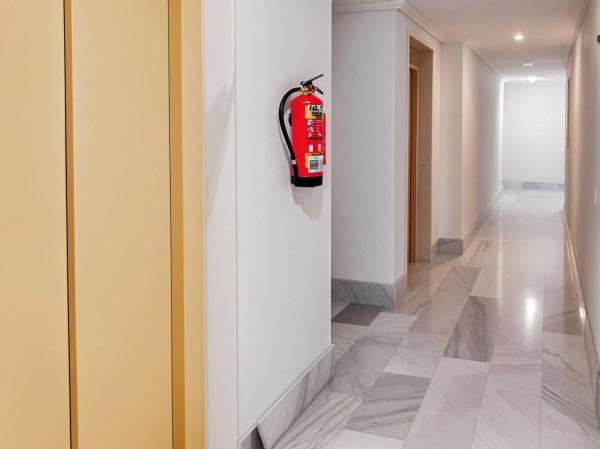 Piso en avenida Tellerola, 11