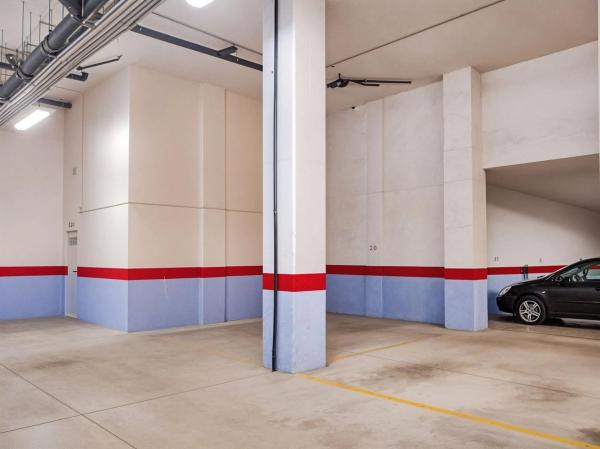 Piso en avenida Tellerola, 11