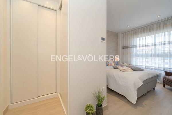 Piso en avenida Ciudad de Requena, 2