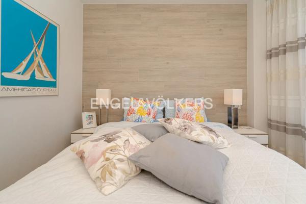 Piso en avenida Ciudad de Requena, 2