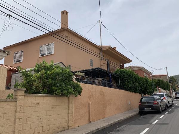 Casa independiente en avenida Ponoig, 7