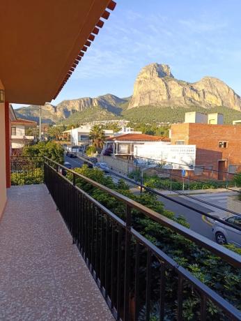 Casa independiente en avenida Ponoig, 7