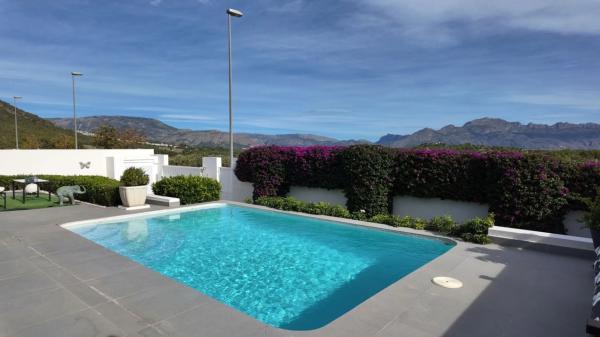 Casa independiente en calle Roma