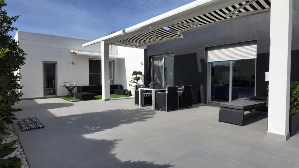 Casa independiente en calle Roma