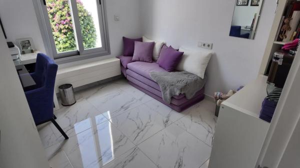 Casa independiente en calle Roma